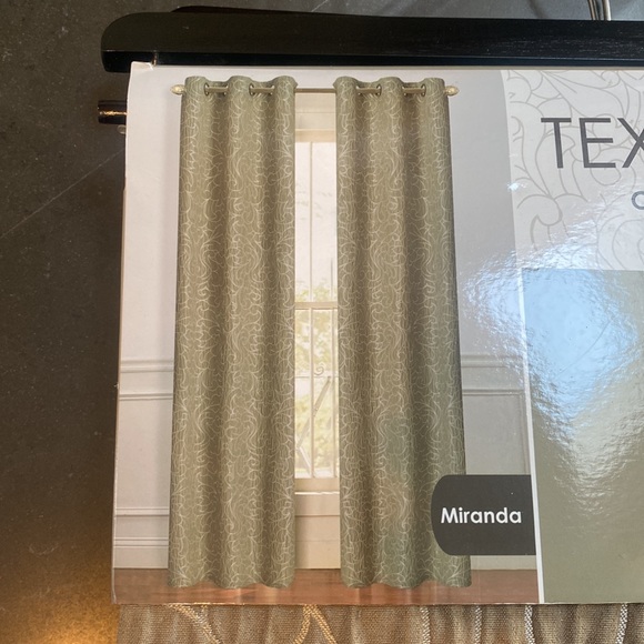 Texture Trends Grommet Panels - Picture 10 of 12